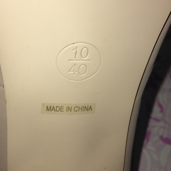 Shoe Dazzle Odette Tan Heels - Picture 2 of 6